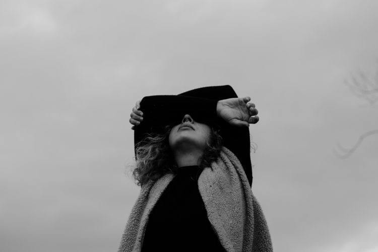 After having taken my friend's photos, it was time for me to model. I sometimes really enjoy doing this to understand how it feels to be on that si...