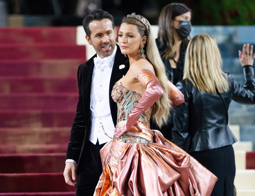 The 2022 Met Gala Celebrating "In America: An Anthology of Fashion" - Street Sightings