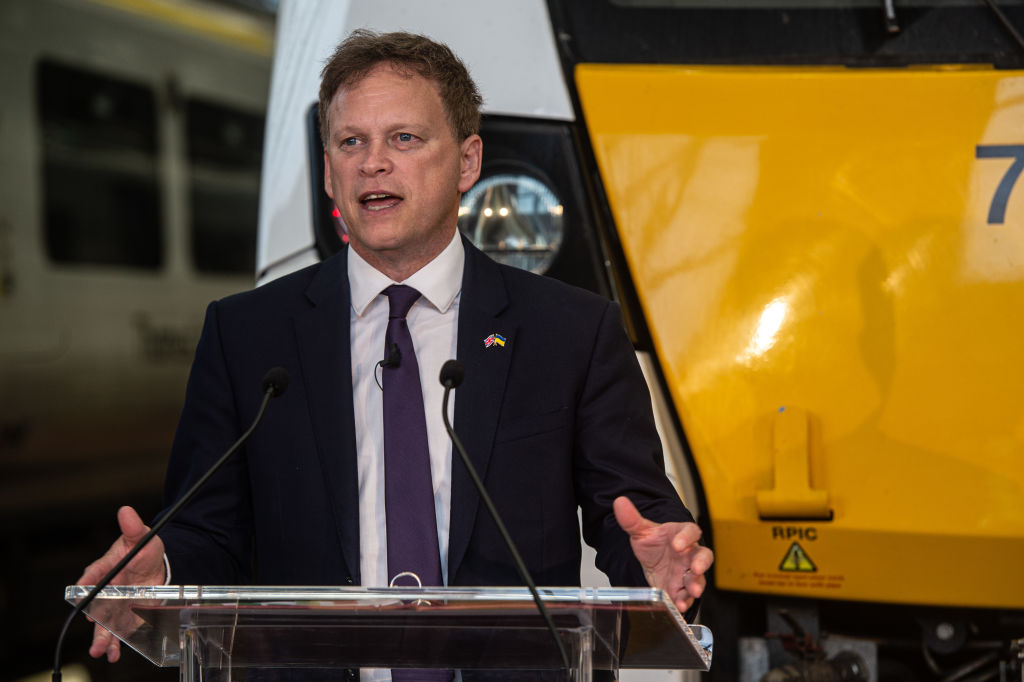 Grant Shapps Visits Hornsey Rail Depot