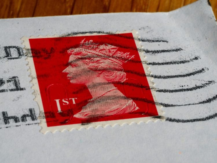 stamp, post, royal mail, close up, bokeh, macro, blur, blurred background, close focus, stamp, mail, post, letter, 