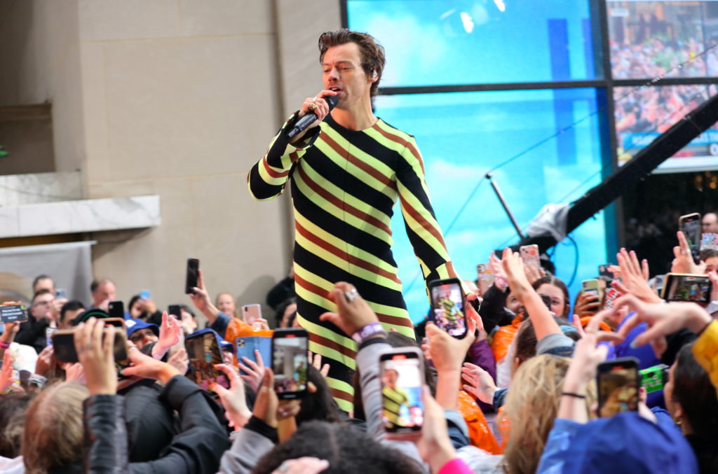 Celebrity Sightings In New York - May 19, 2022