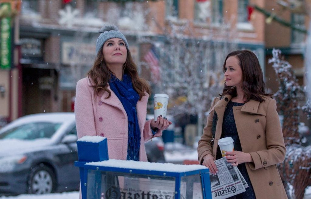 Lauren Graham and Alexis Bledel in Gilmore Girls
