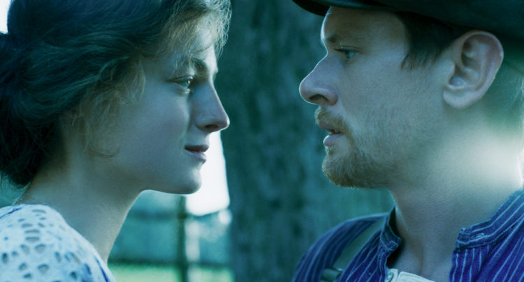 Emma Corrin and Jack O'Connell in Lady Chatterley's Lover
