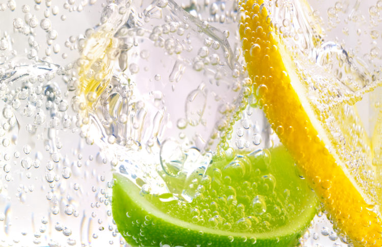 bubble and fruit in gin and tonic