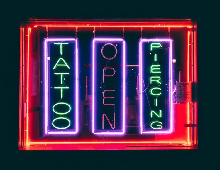 Tattoo Piercing Neon Sign